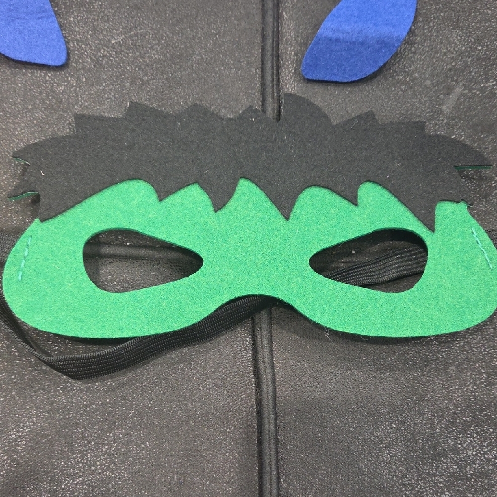Marvel Avengers Kids Superhero Mask Set - Picture 4 of 4